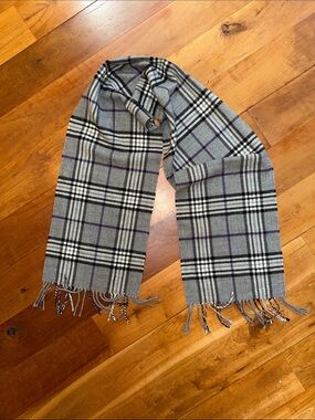Men's Gray Plaid Scarf with Purple Accent